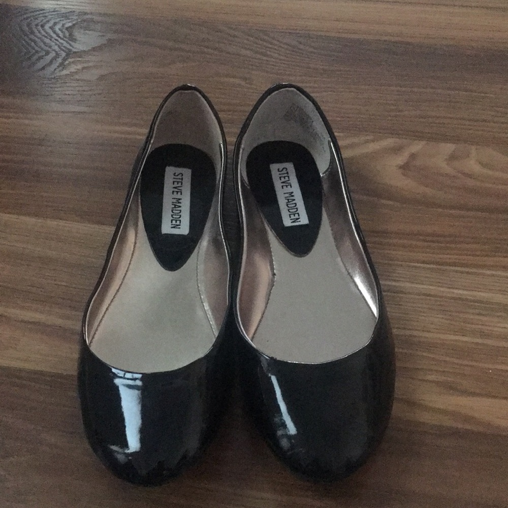 Steve Madden Black Patent Leather Flats